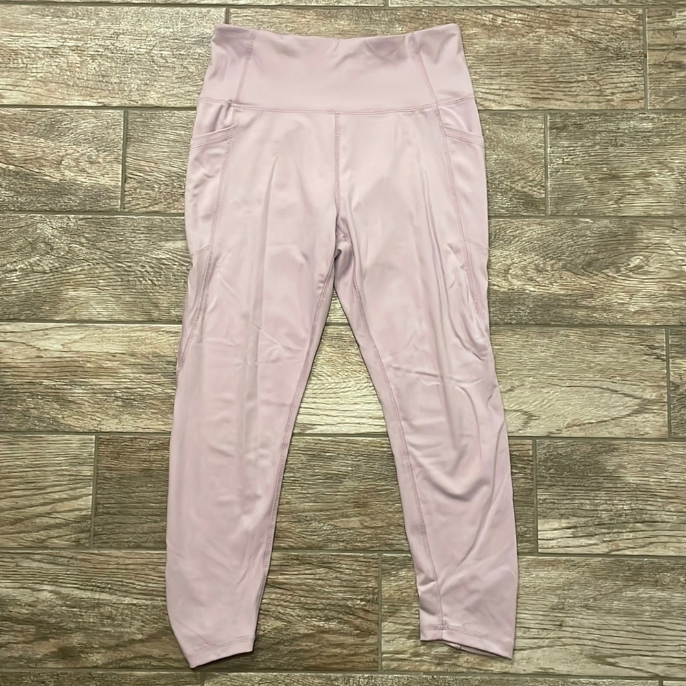 Danskin Light Purple 7/8 Length Leggings with Pockets